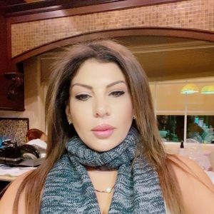 Meet your Posher, Gina